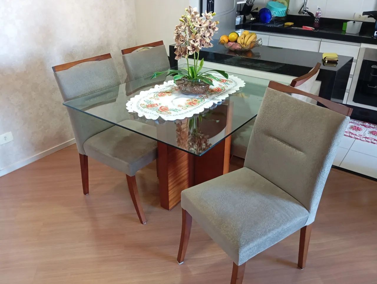 Mesa com 4 cadeiras  - Foto 5