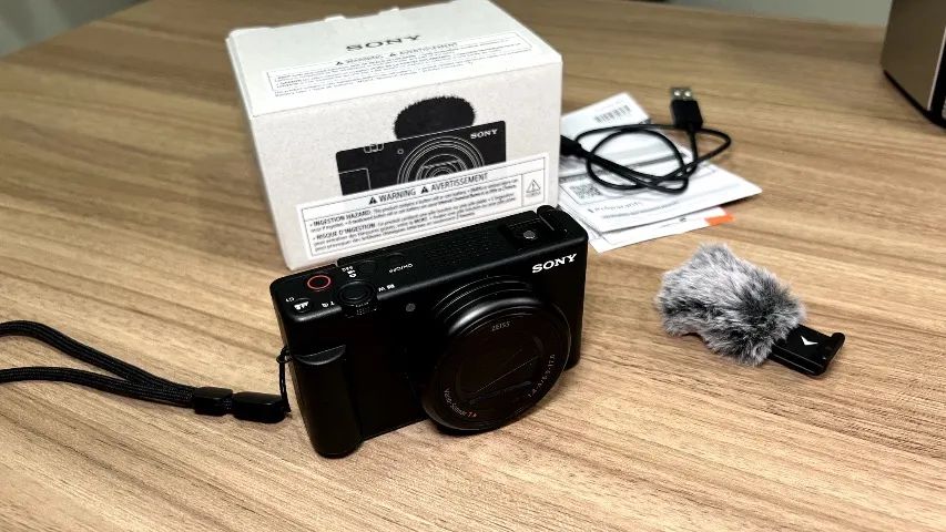 Sony ZV-1 II (ZV-1M2) 4K - Câmera de vlog seminova, completa na