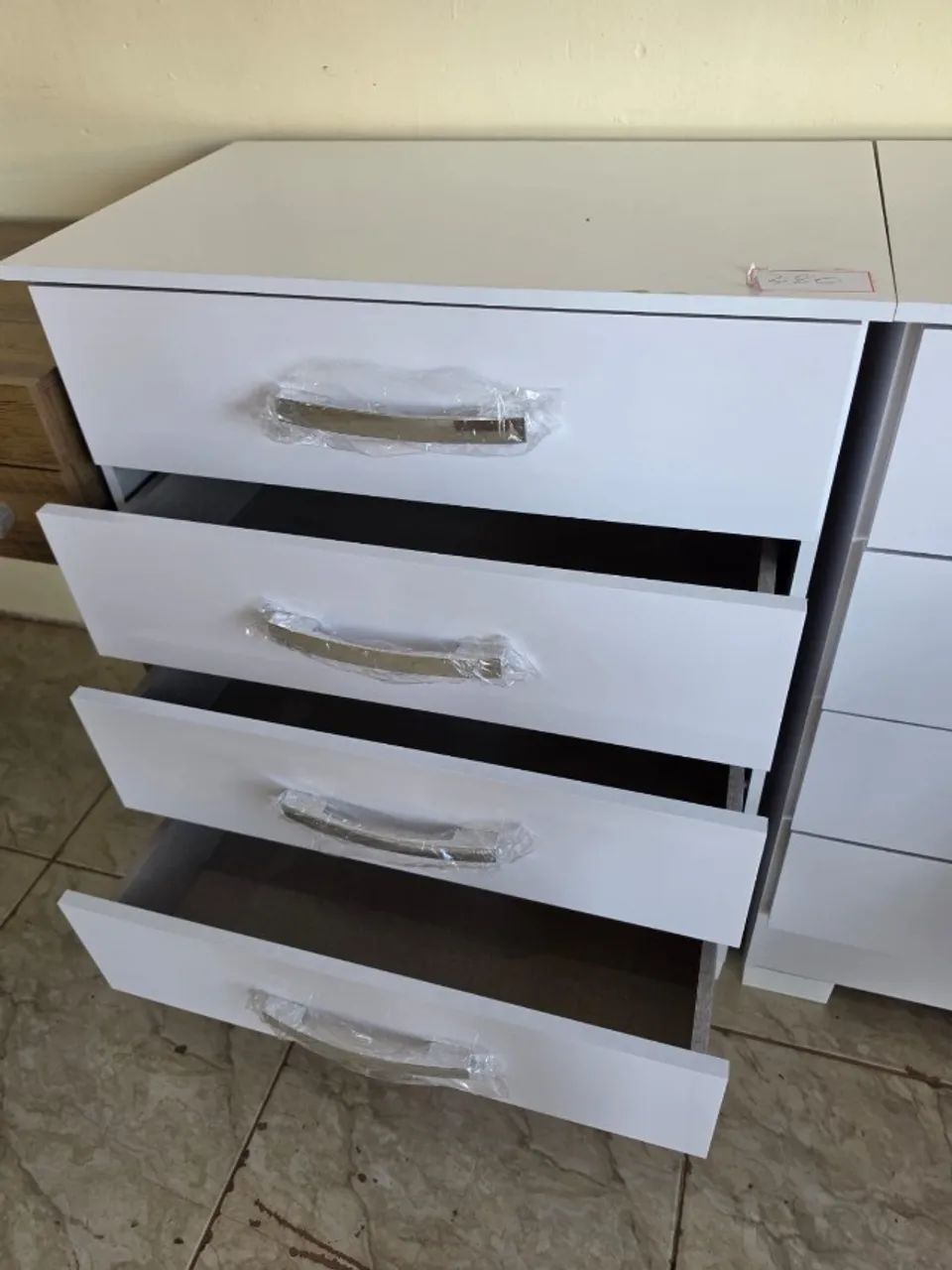 CÔMODA NOVA