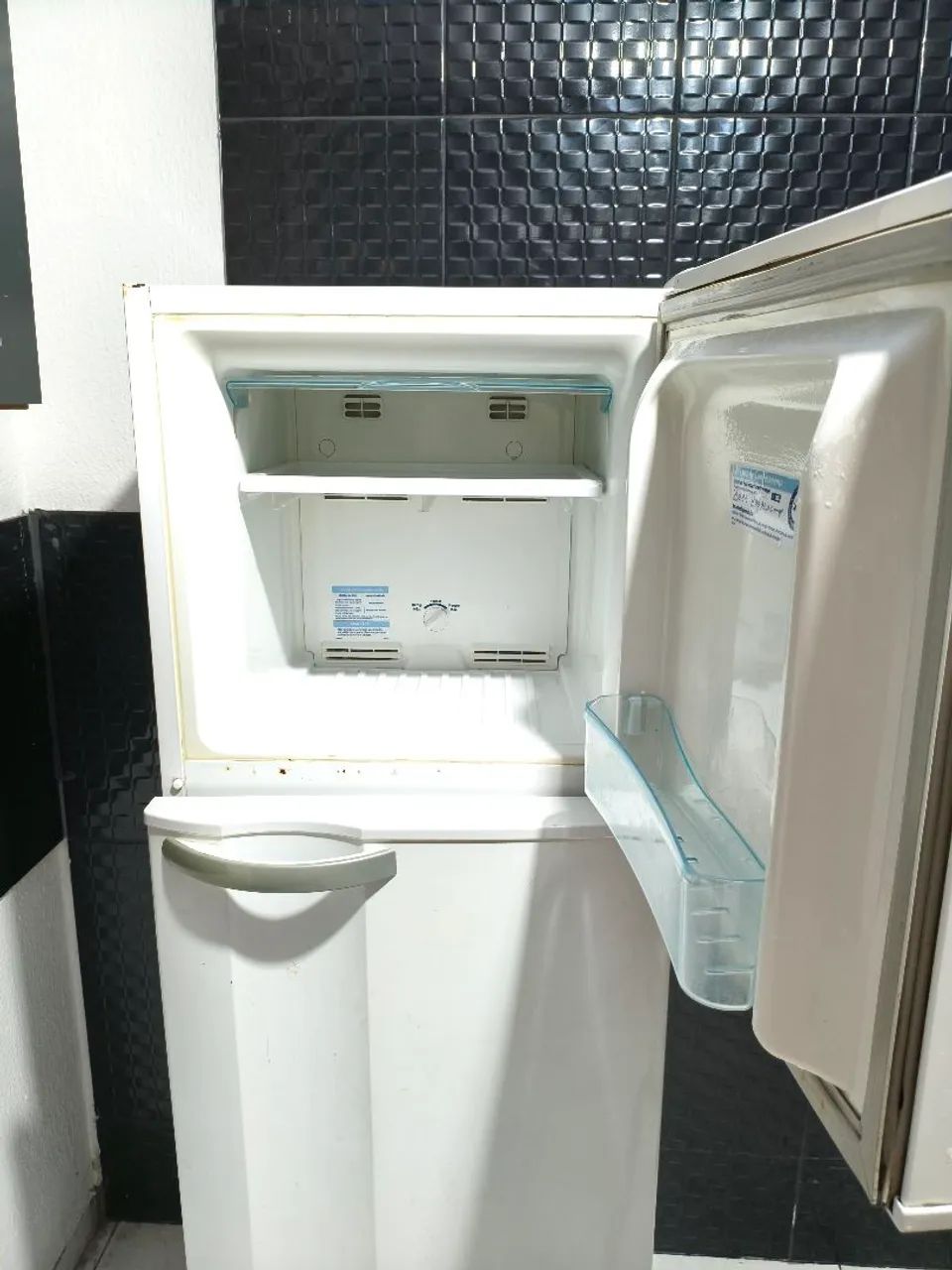VENDO GELADEIRA ELETROLUX  - Foto 5