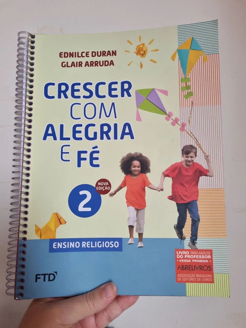 Livro crescer com alegria e fé 2