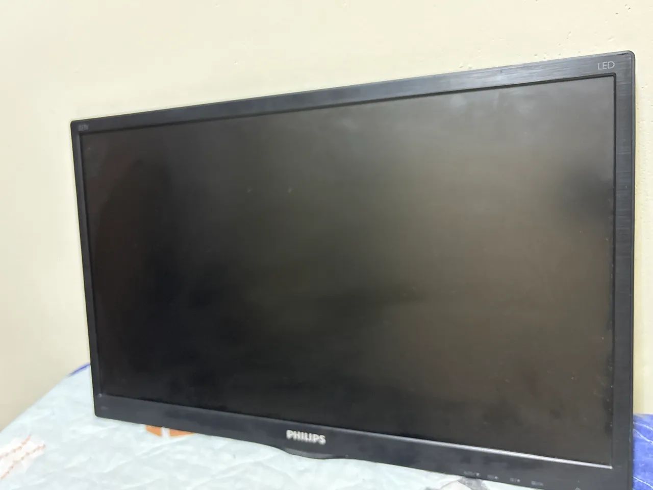 Vendo Monitor Tela 19,5 Polegadas PHILIPS - Projetores e Telas de ...