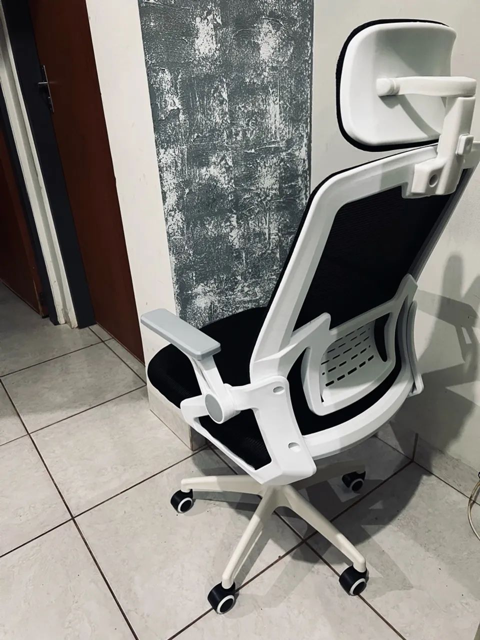 Cadeira escritório nova  - Foto 3