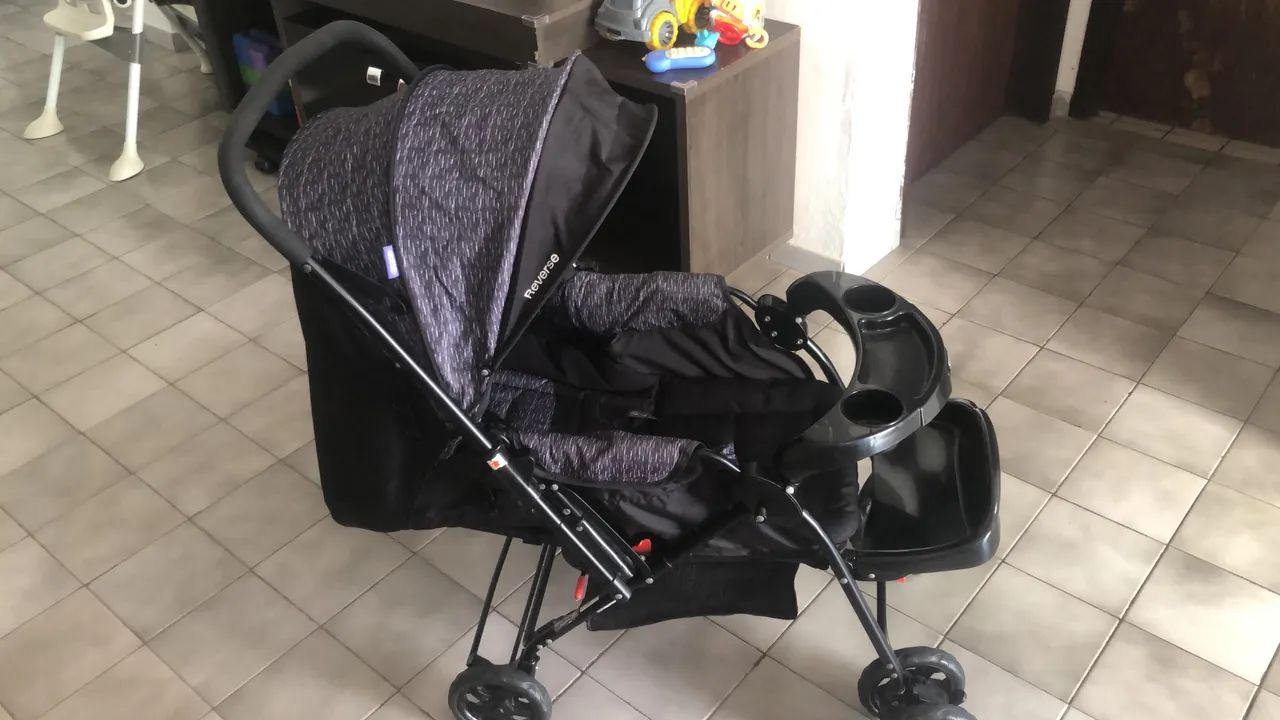 Carrinho de Bebê Cosco Reverse - Praticamente Novo - Foto 2