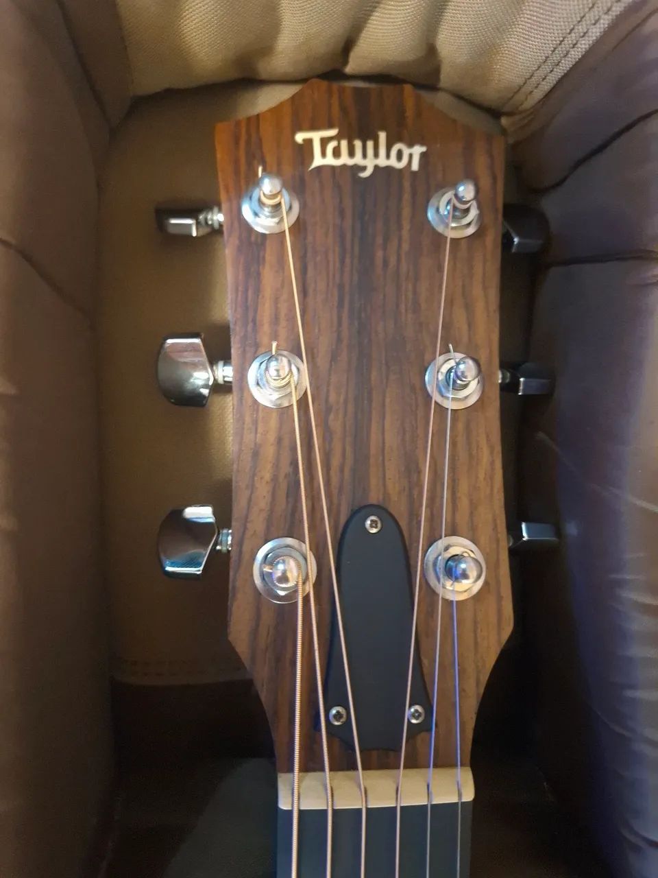 ***IMPERDÍVEL***Violão Taylor 214-ce, 2014, com softbag original<br> - Foto 4