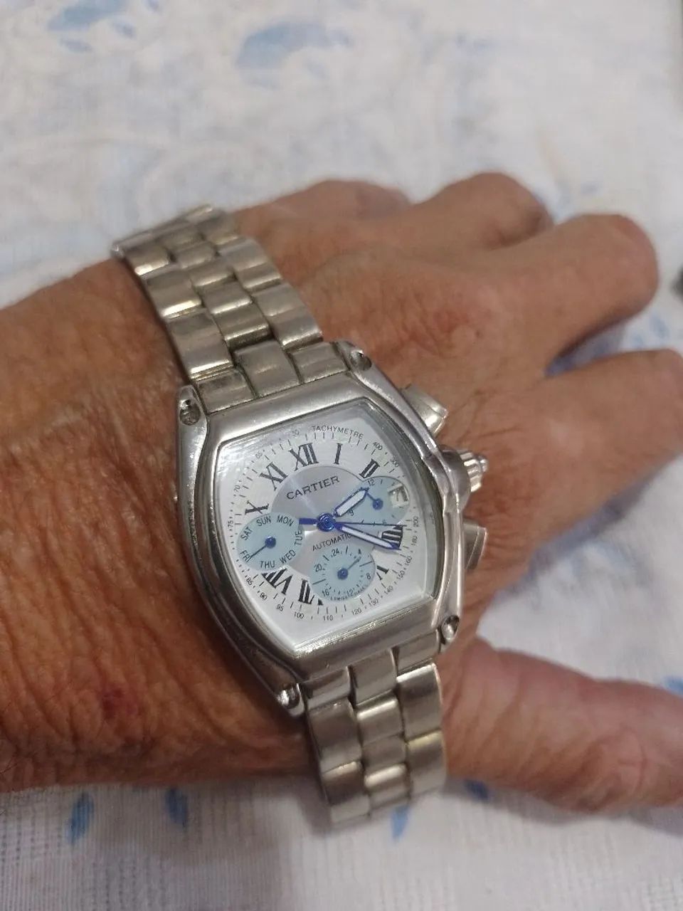 Relógio Cartier automático data e mês . Bonito