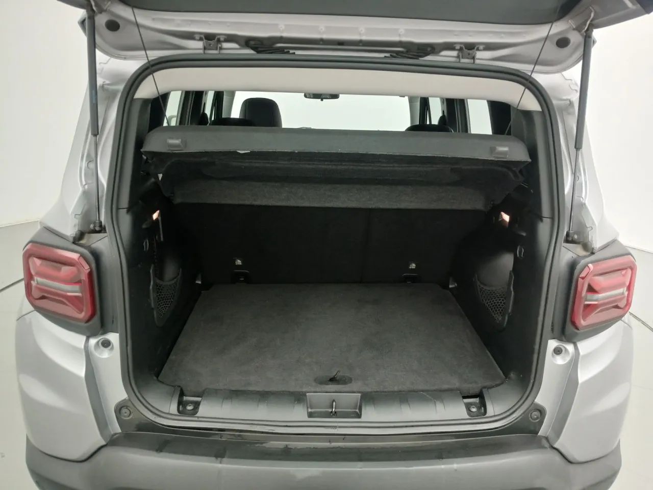 Jeep Renegade Long. T270 1.3 TB 4x2 Flex Aut., foto 9 de 18