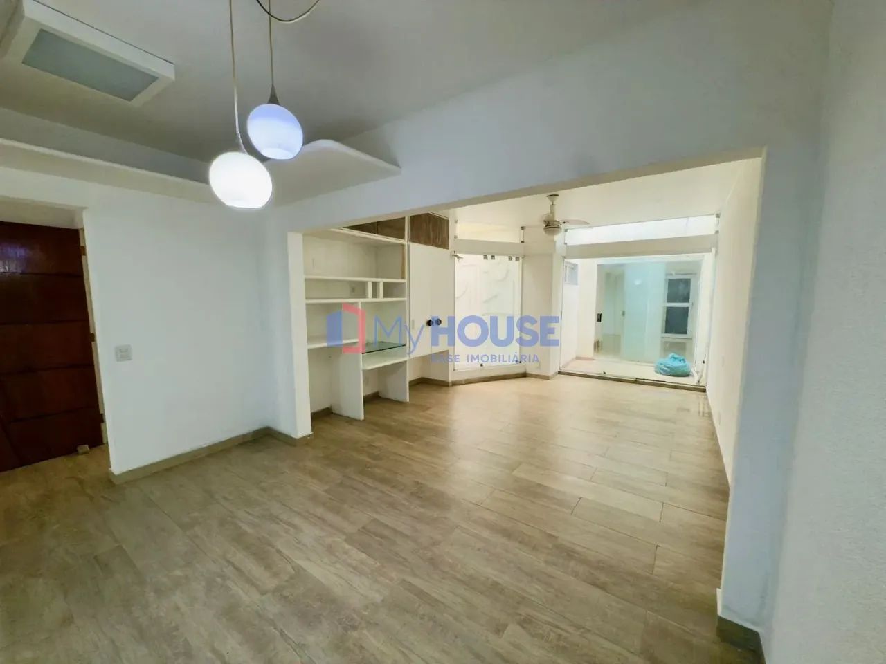 Casa Triplex Semi Mobiliada com 3 Suítes, Piscina e Garagem Coberta no Centro da Cidade  P - Foto 4