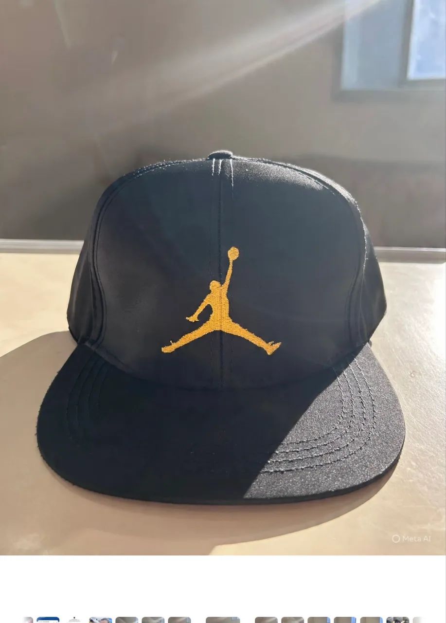 Boné Air Jordan Gold Bordado 