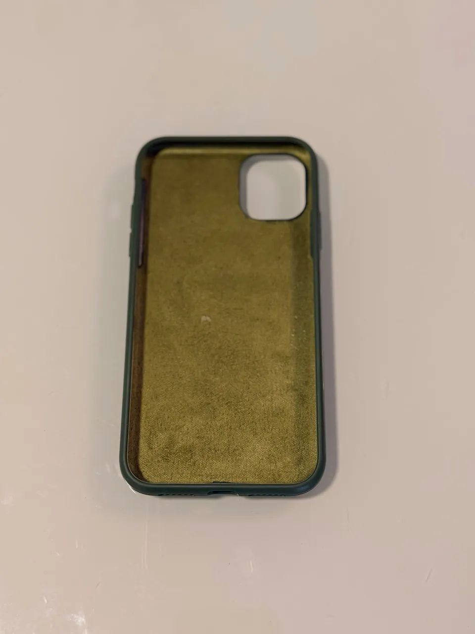 Capinha de silicone iPhone 12 - Foto 2