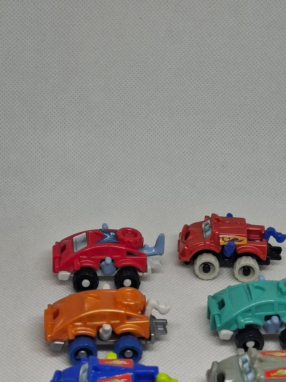 Kinder ovo  carrinhos. - Foto 2