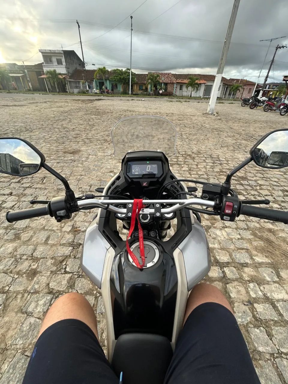 Sahara 300 ADV - Foto 5