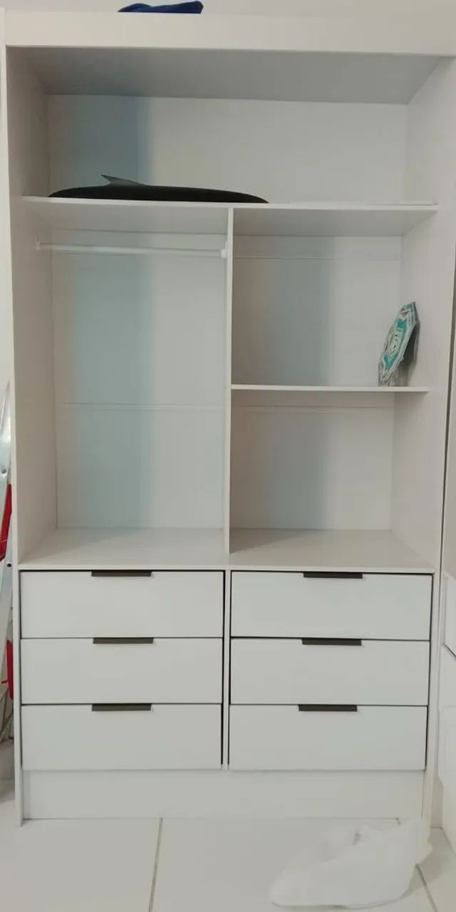 Guarda-roupa tipo closet 