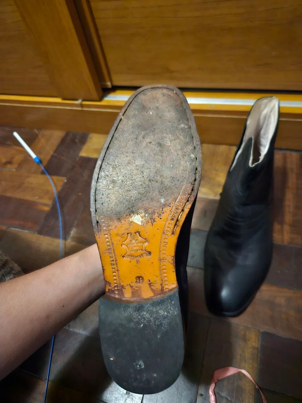 Bota de couro preta - Foto 4