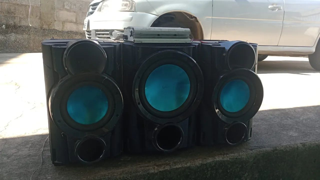 Caixa de som com módulo 