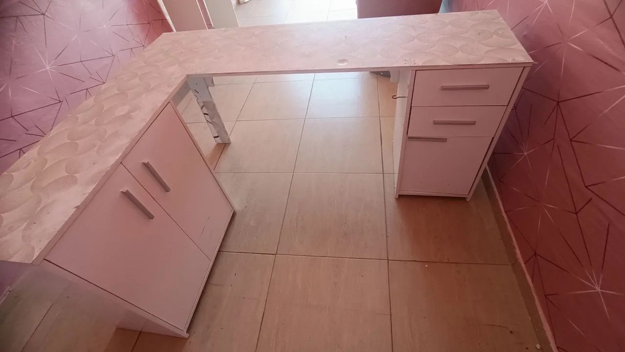Mesinha em L