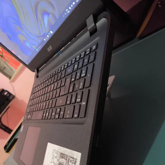 Notebook Acer Aspire ES1-533  - Foto 3