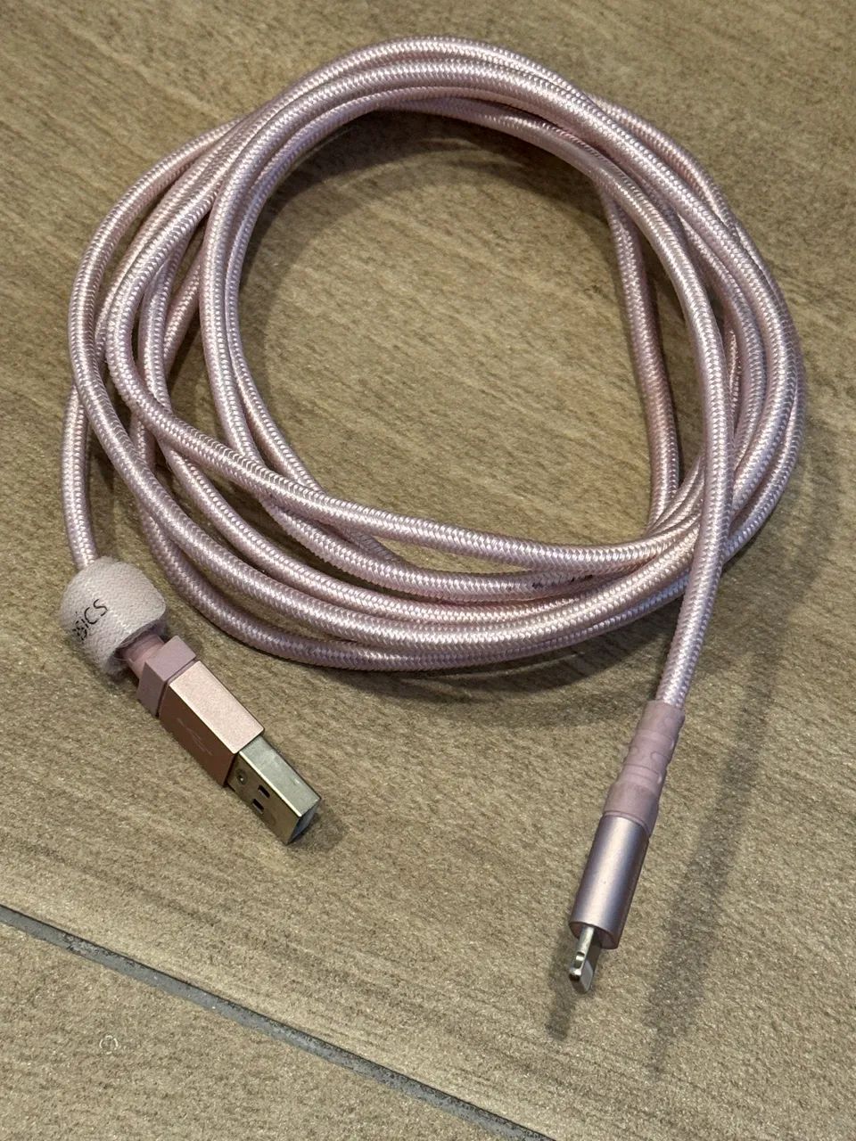Cabo de carregamento Lightning para USB-A para IPhone Amazon Basics