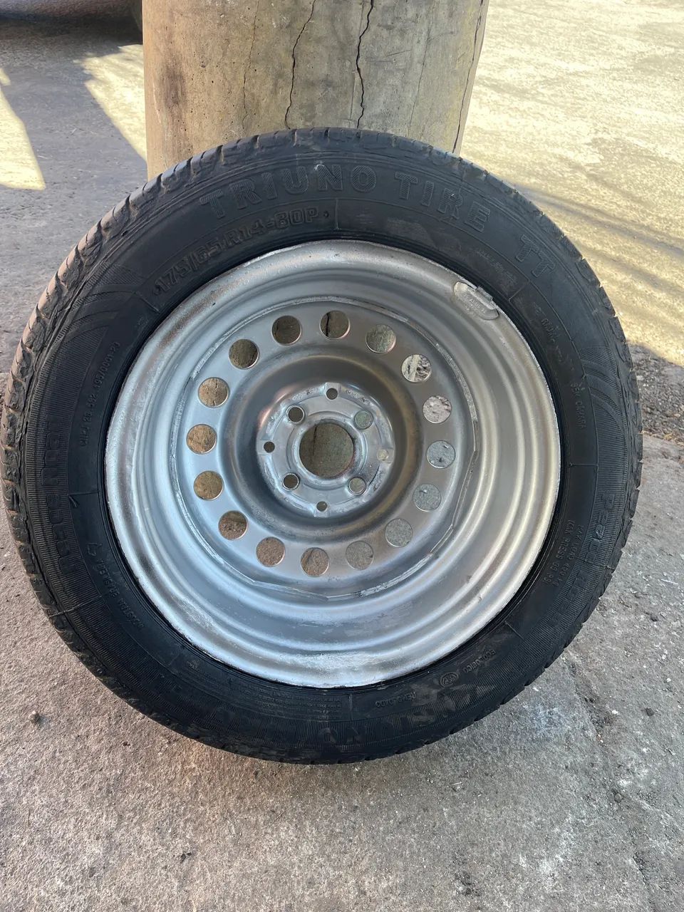Roda de volks com pneu - Foto 3