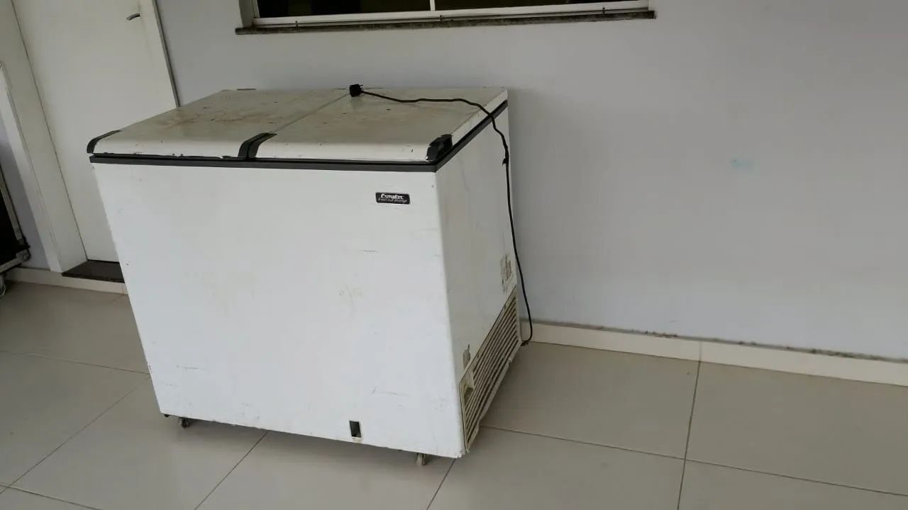 Alugo freezer, louças, mesas e cadeiras  - Foto 3