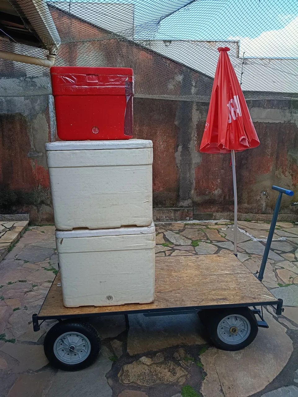 Caixa de isopor 170 litros 