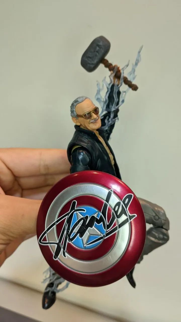 Stan Lee - Marvel Legends (Completo, com caixa) + Acessórios Custom  - Foto 4