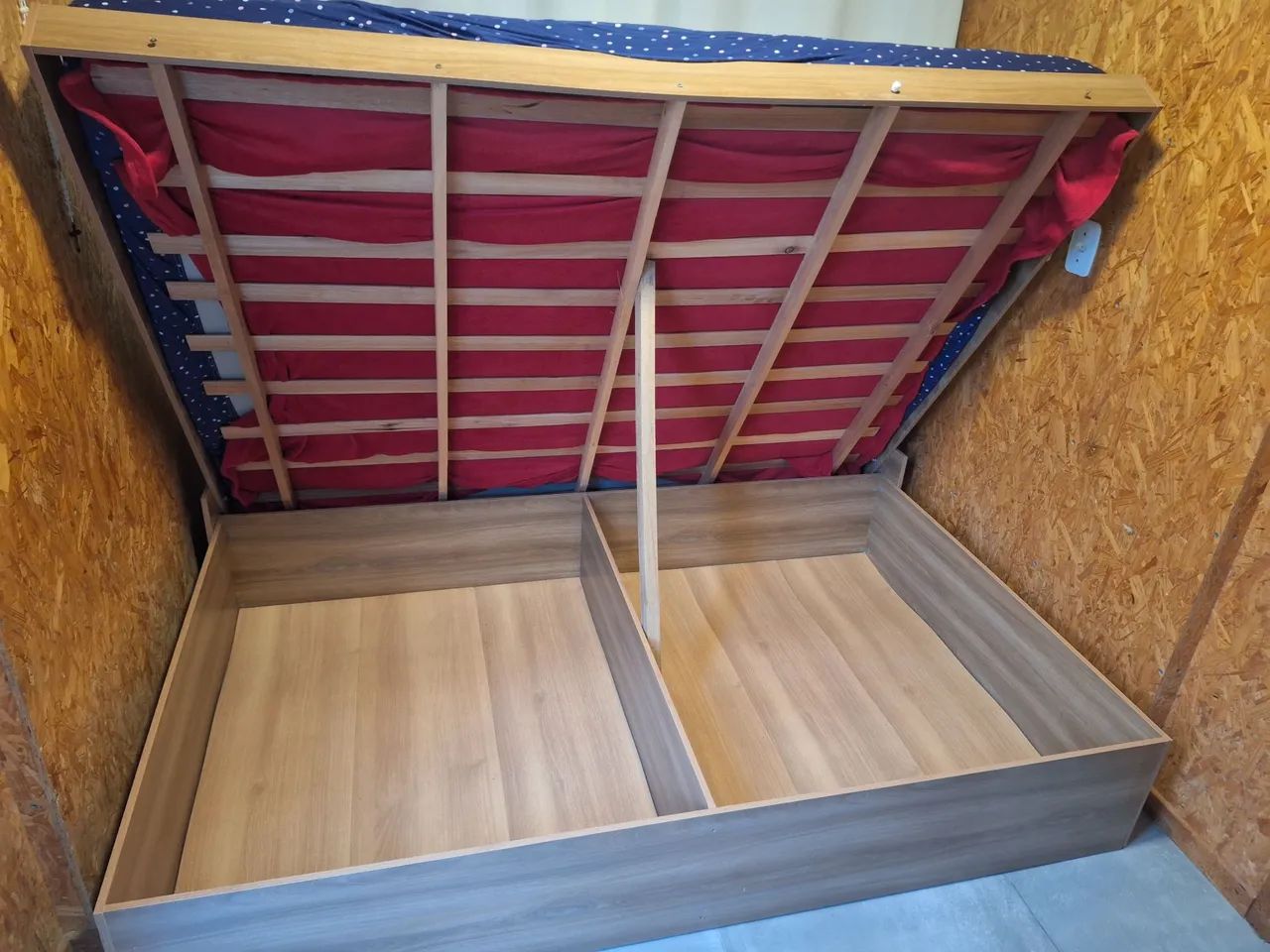VENDE - SE CAMA DE CASAL COM BAÚ EMBAIXO  - Foto 2