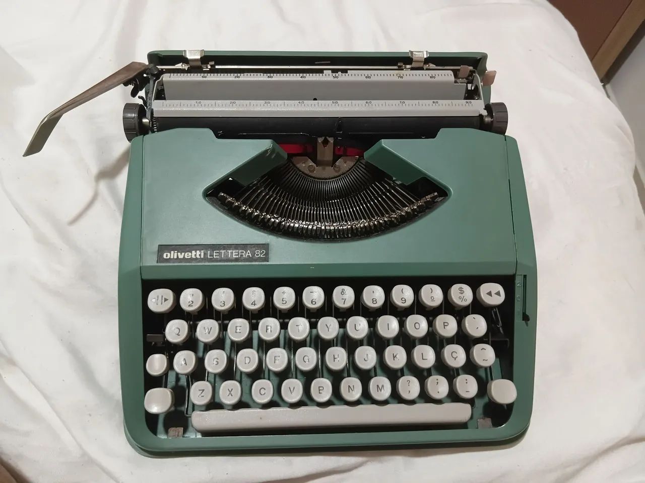 Maquina De Escrever Olivetti Lettera 82
