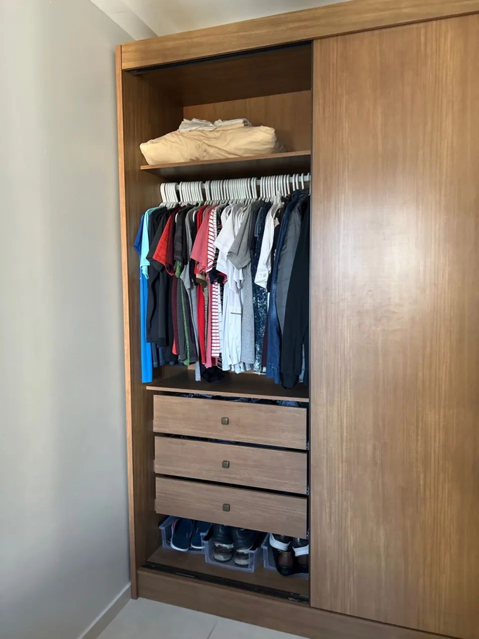 Vende-se guarda-roupa 2 portas de correr  - Foto 2