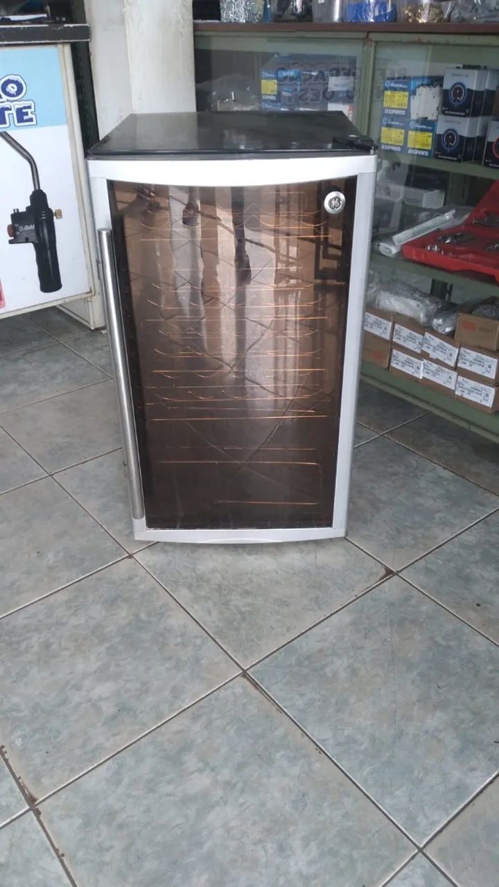 Adega marca GE