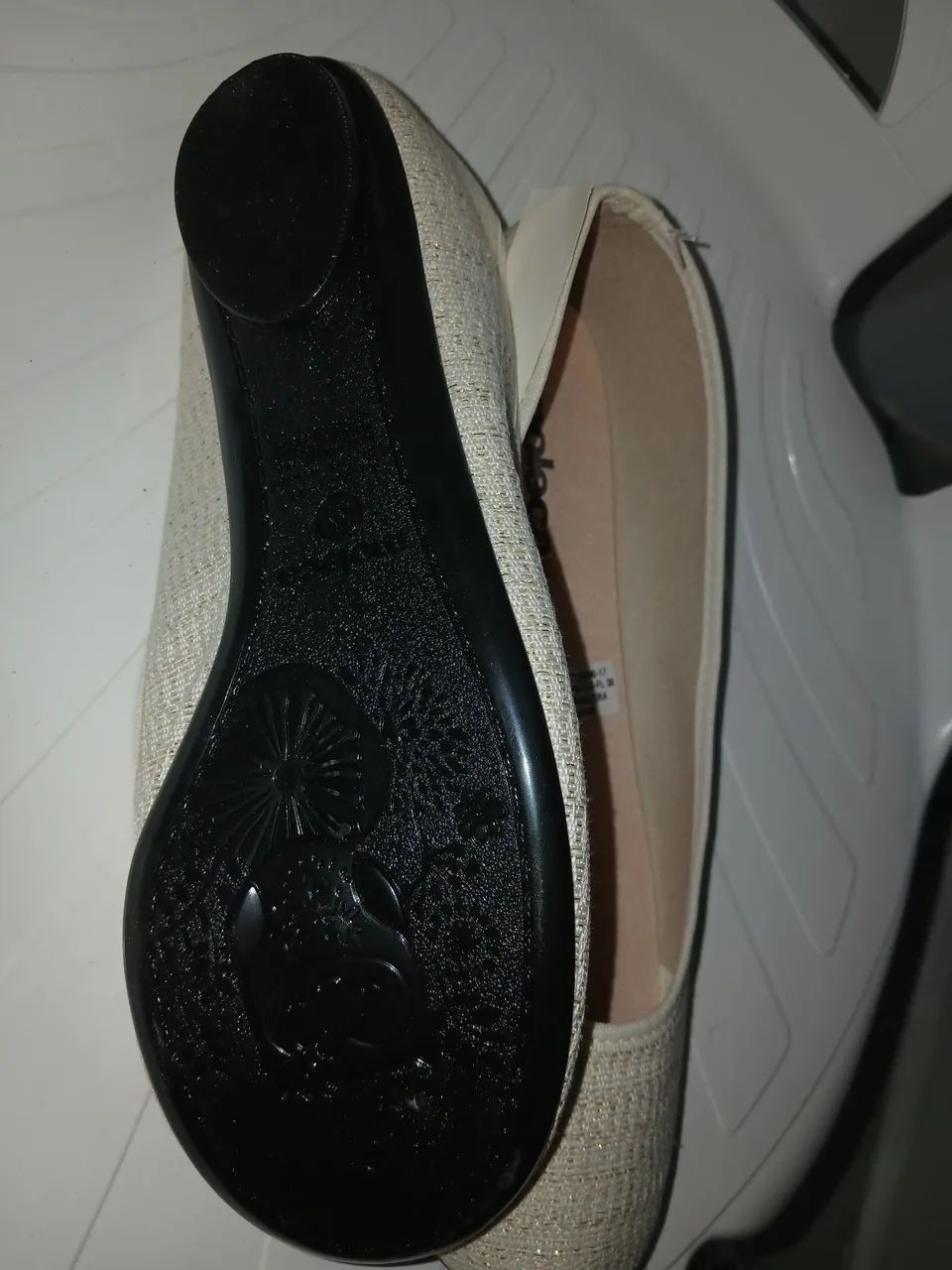 Sapatilha simples, porém, nova, tamanho 38. R$ 50.00 - Foto 2