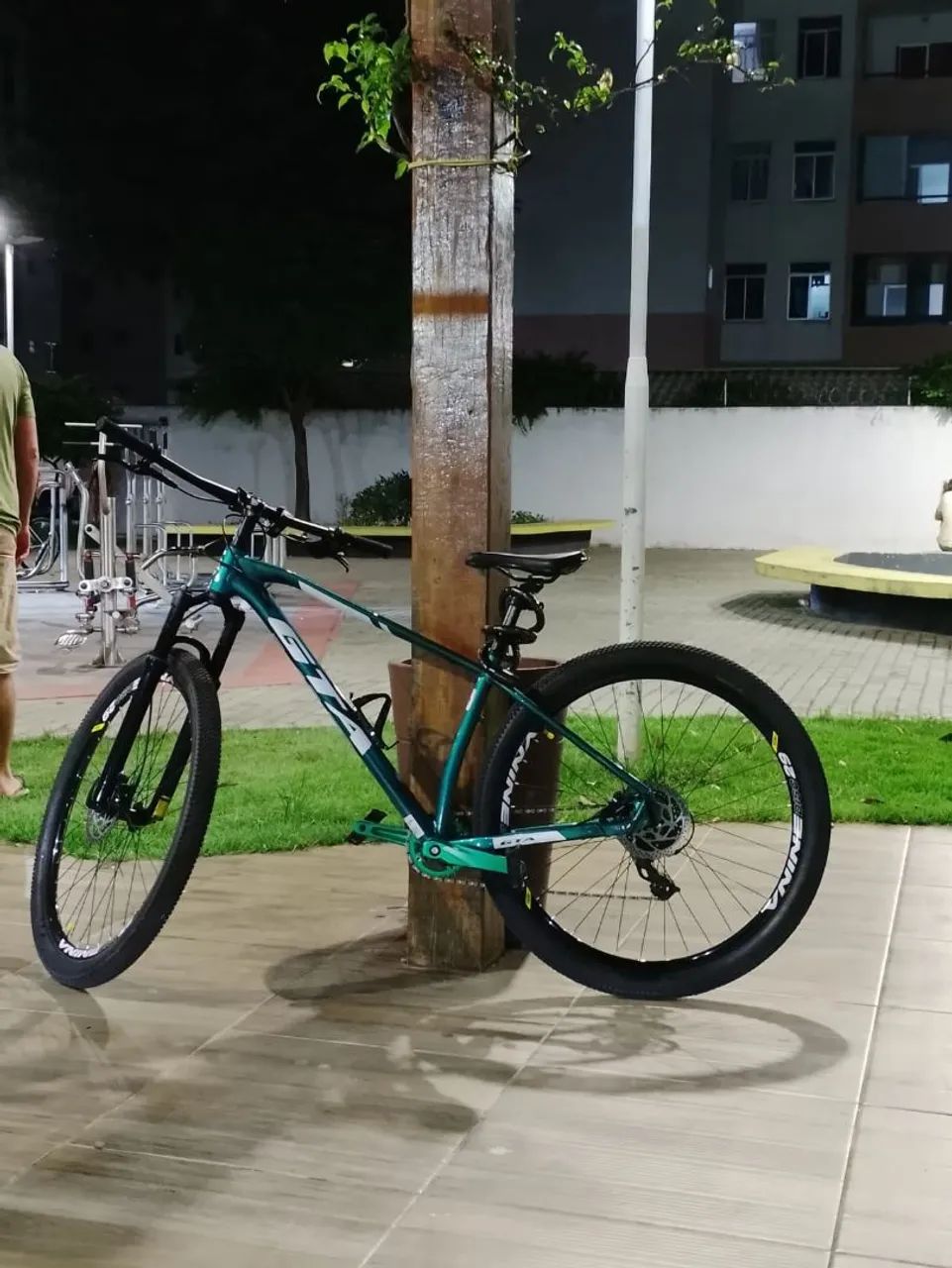 Bicicleta dois meses de uso