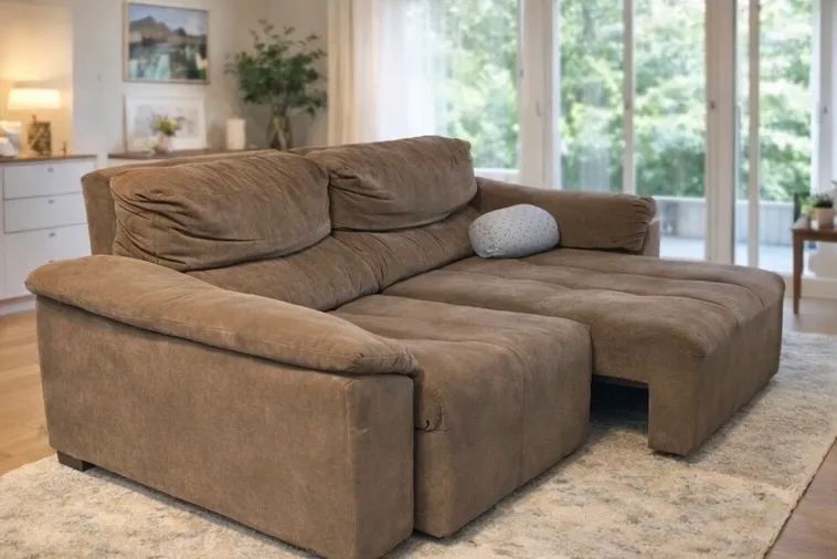 Sofá Retrátil Marrom 2 lugares - Foto 2