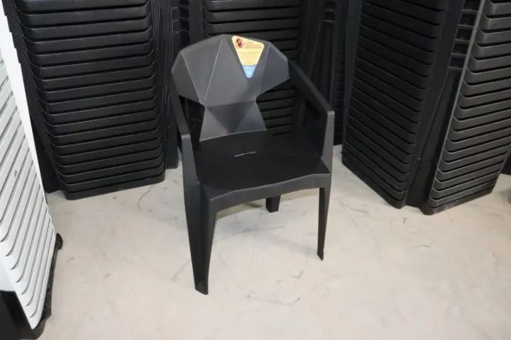 KIT 4 POLTRONAS DIAMOND NOVAS - CADEIRAS DE PLÁSTICO - Foto 3