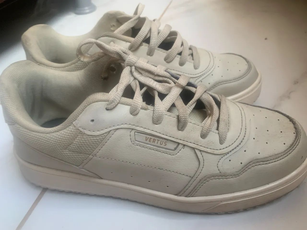 Vendo tênis tamanho 42