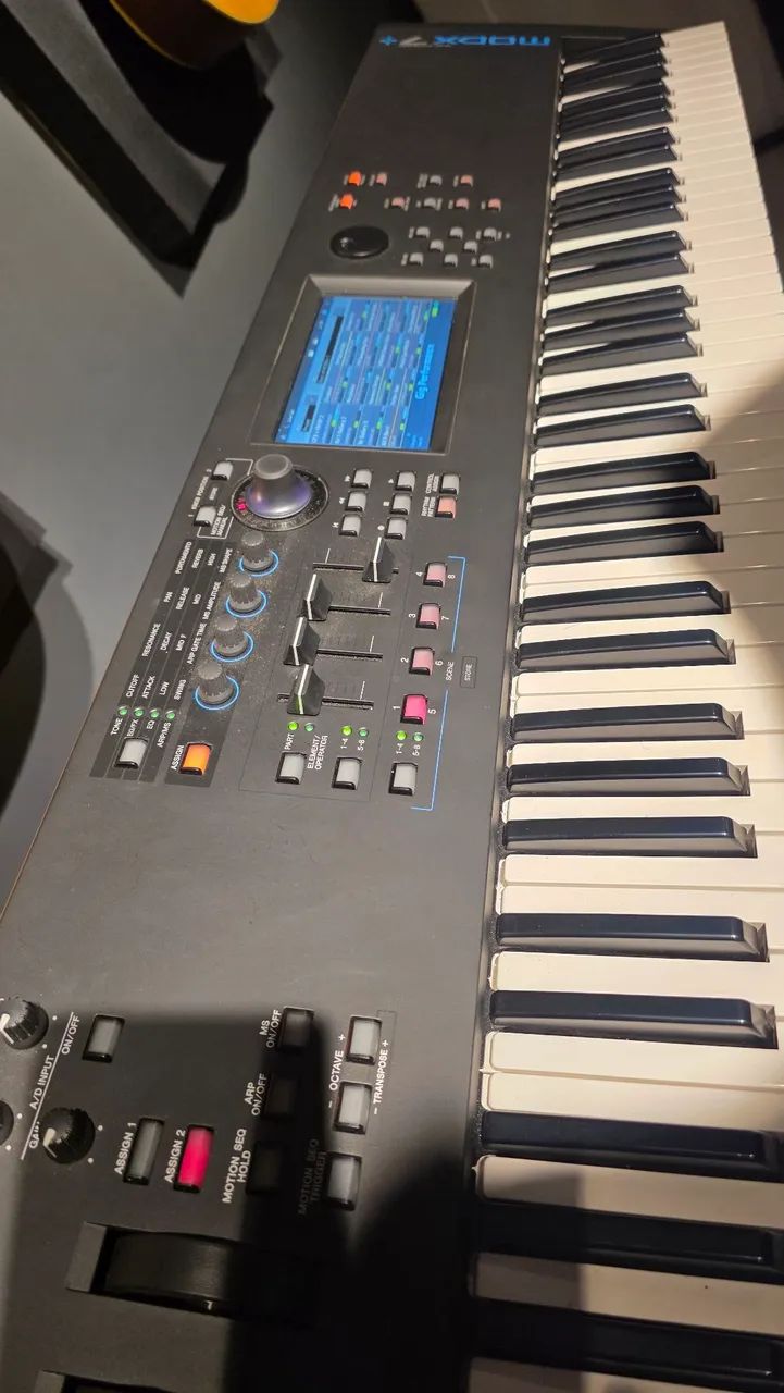 Teclado Yamaha MODX7+