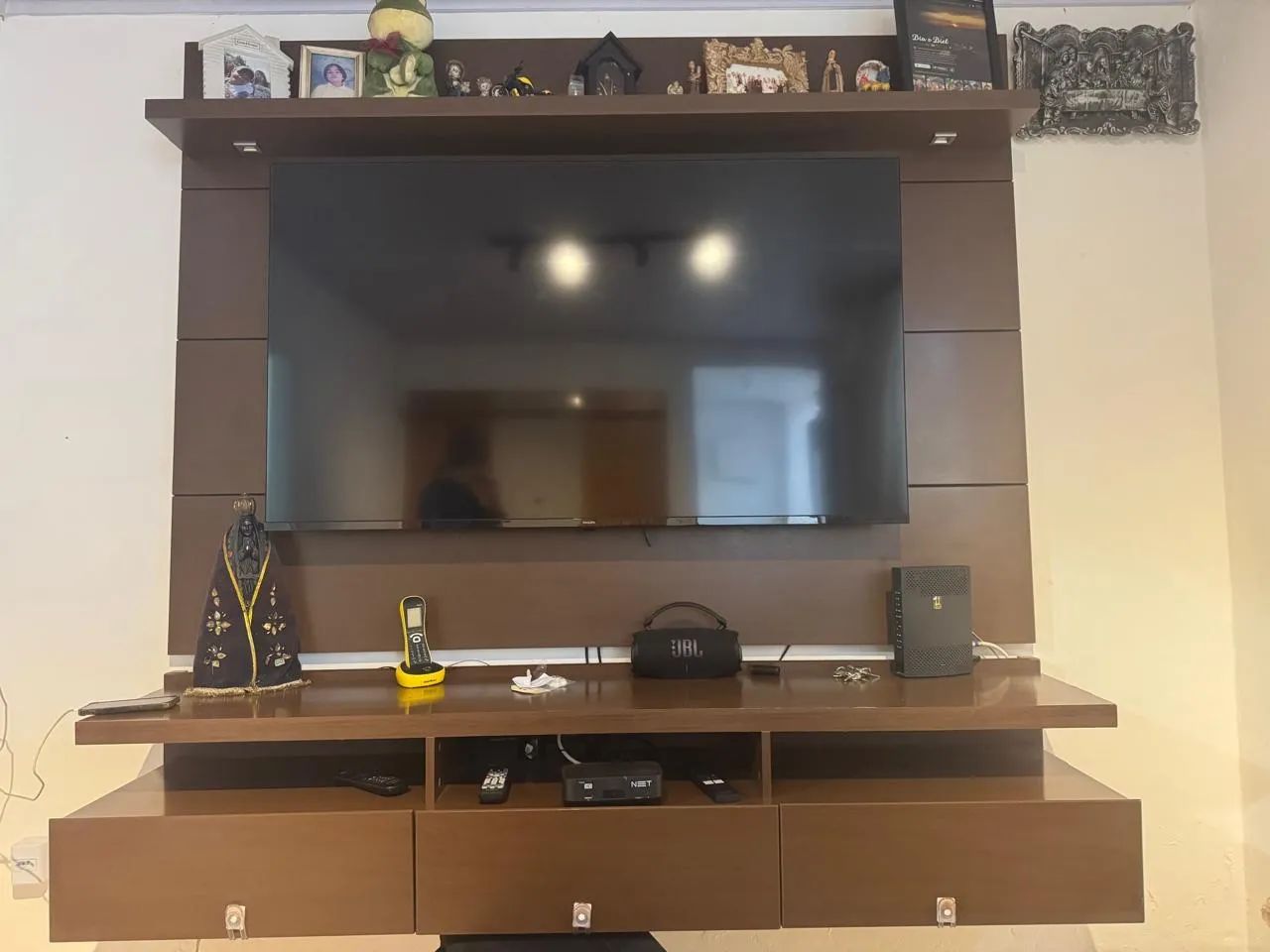 Painel de madeira para TV
