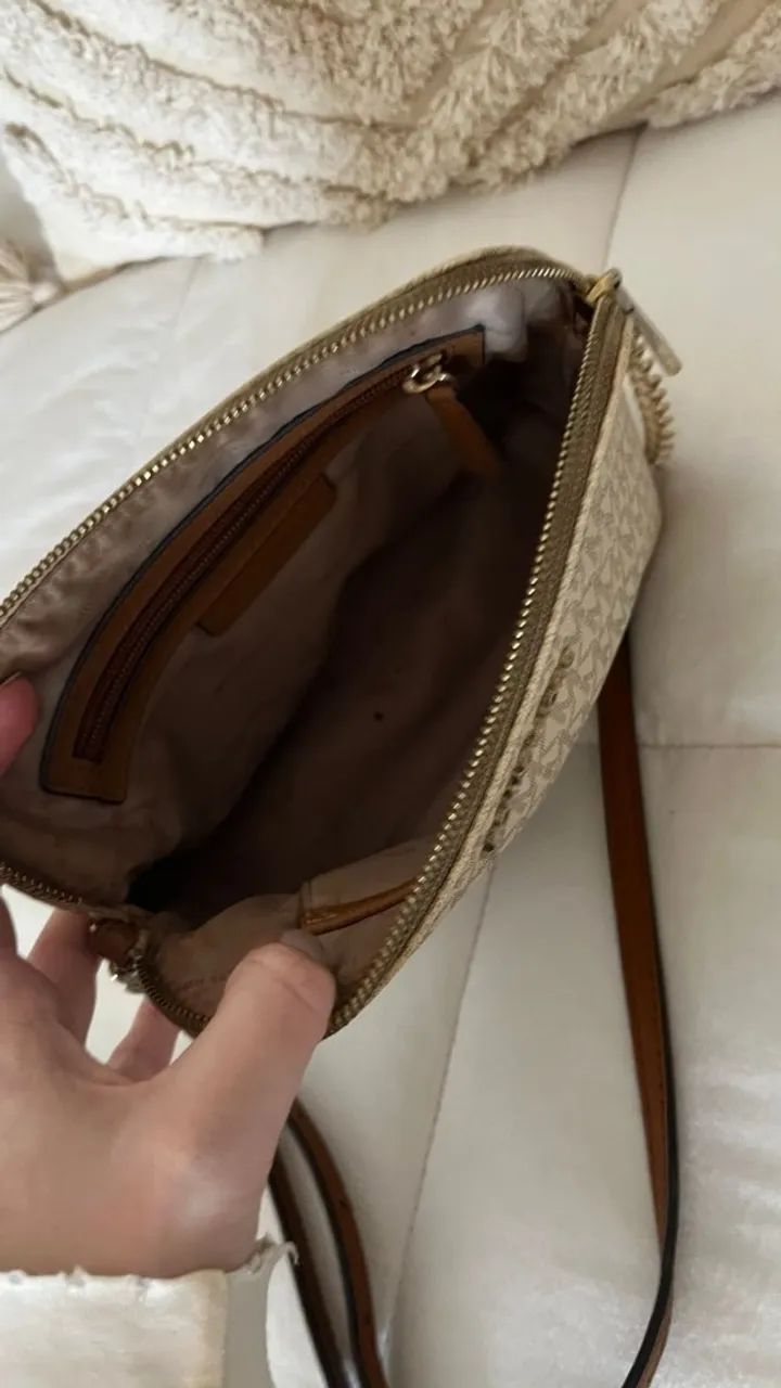 Bolsa Michael Kors transversal bege - Foto 3