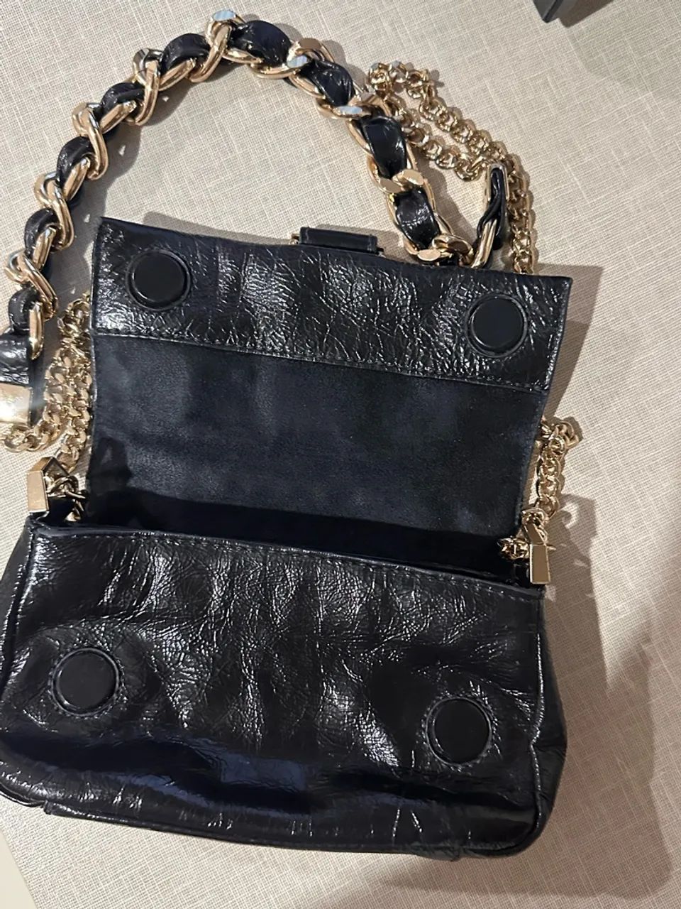 Mini Bolsa Arezzo Preta em Couro Legítimo  - Foto 2