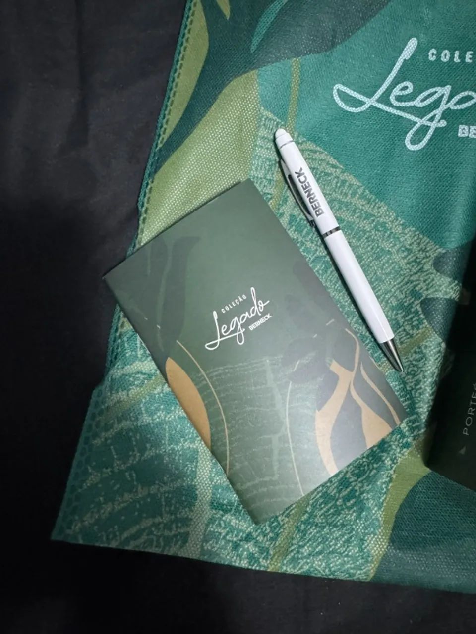 Mostruário Portfolio Melamina BP Berneck 2026 - Coleção Legado - Novo - Com bolsa e brinde - Foto 2
