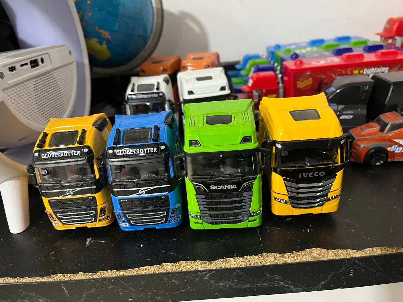 Caminhões Scania, Volvo