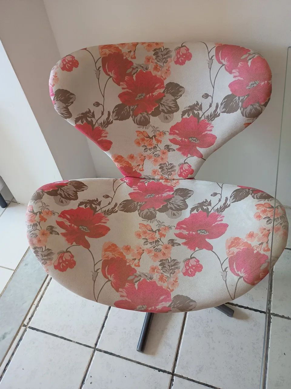 2 Poltronas giratórias florais 