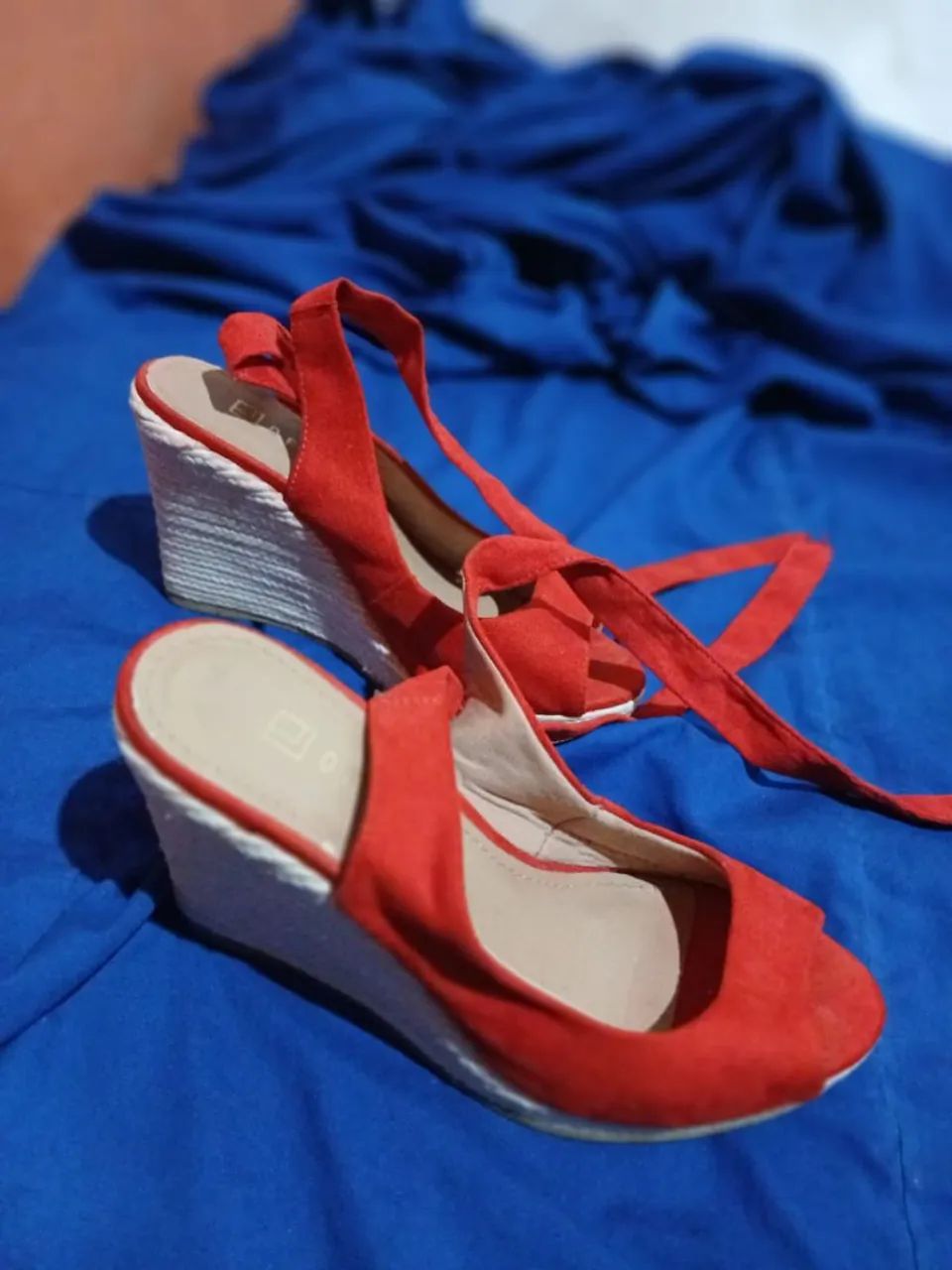 Sandália semi nova 