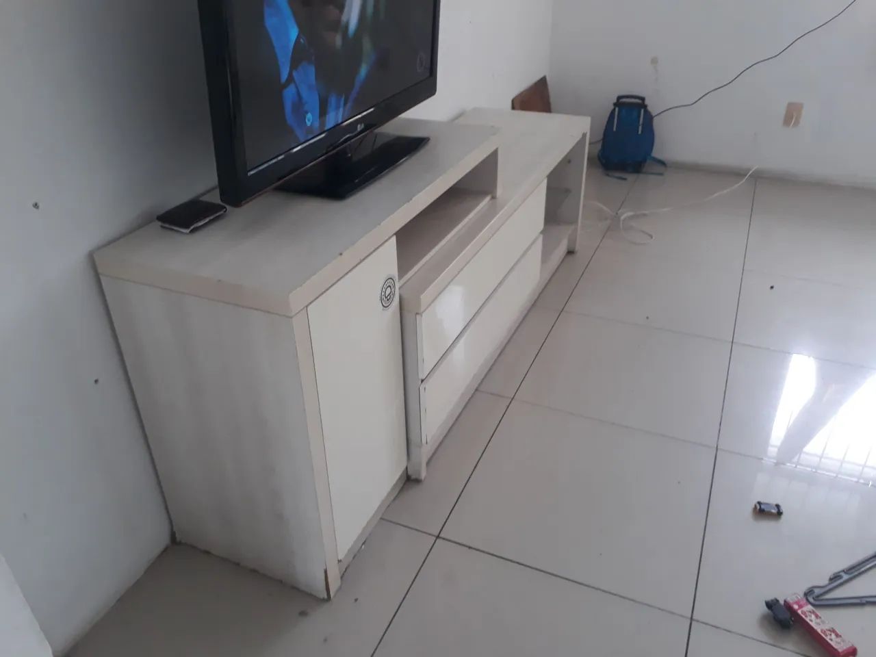 Rack estiloso com vidro + brinde de quadro decorativo  - Foto 3