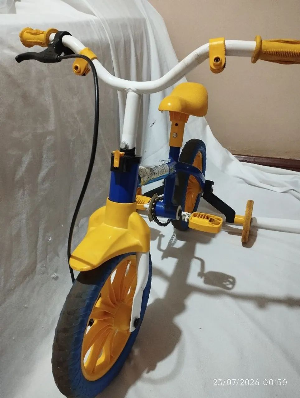 ? BICICLETA INFANTIL SHARK ARO 12 ? BEM CONSERVADA - Foto 2