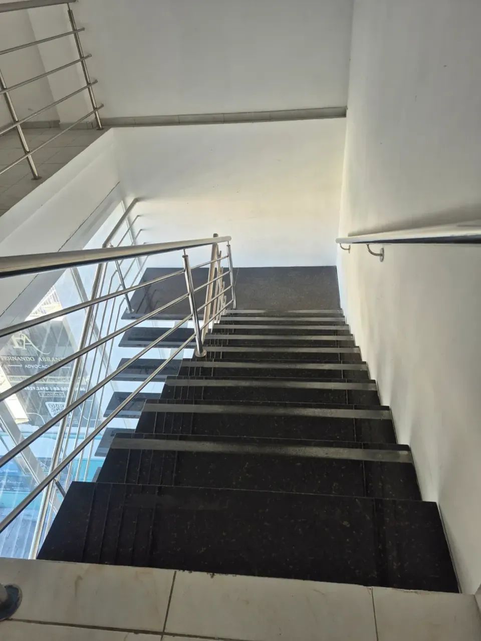 Alugo sala com 35 m2, 03 divisões,  Centro. - Foto 4