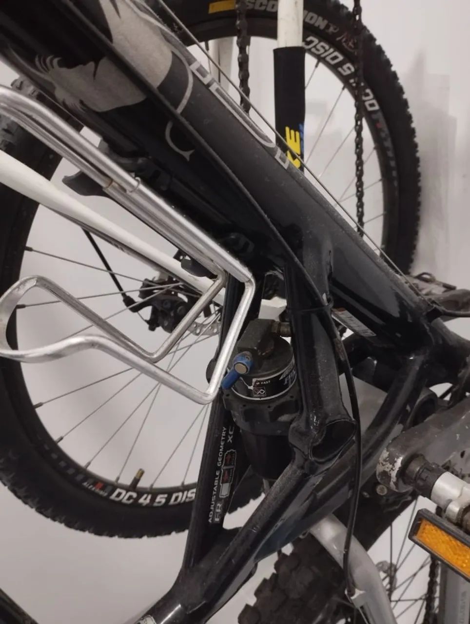 Duas bicicletas Cannondale aro26  - Foto 4