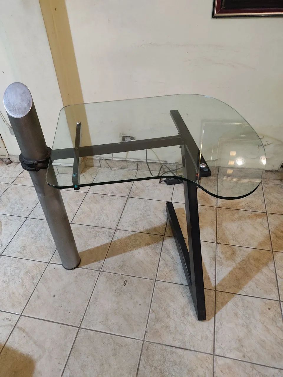 Mesa escrivaninha de vidro Grado