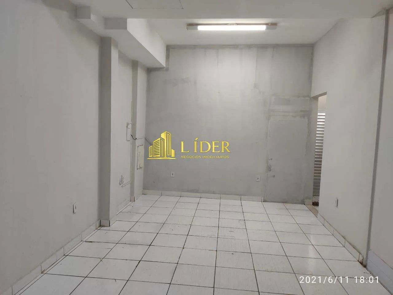 CÔMODO COMERCIAL NO JARDIM EUROPA