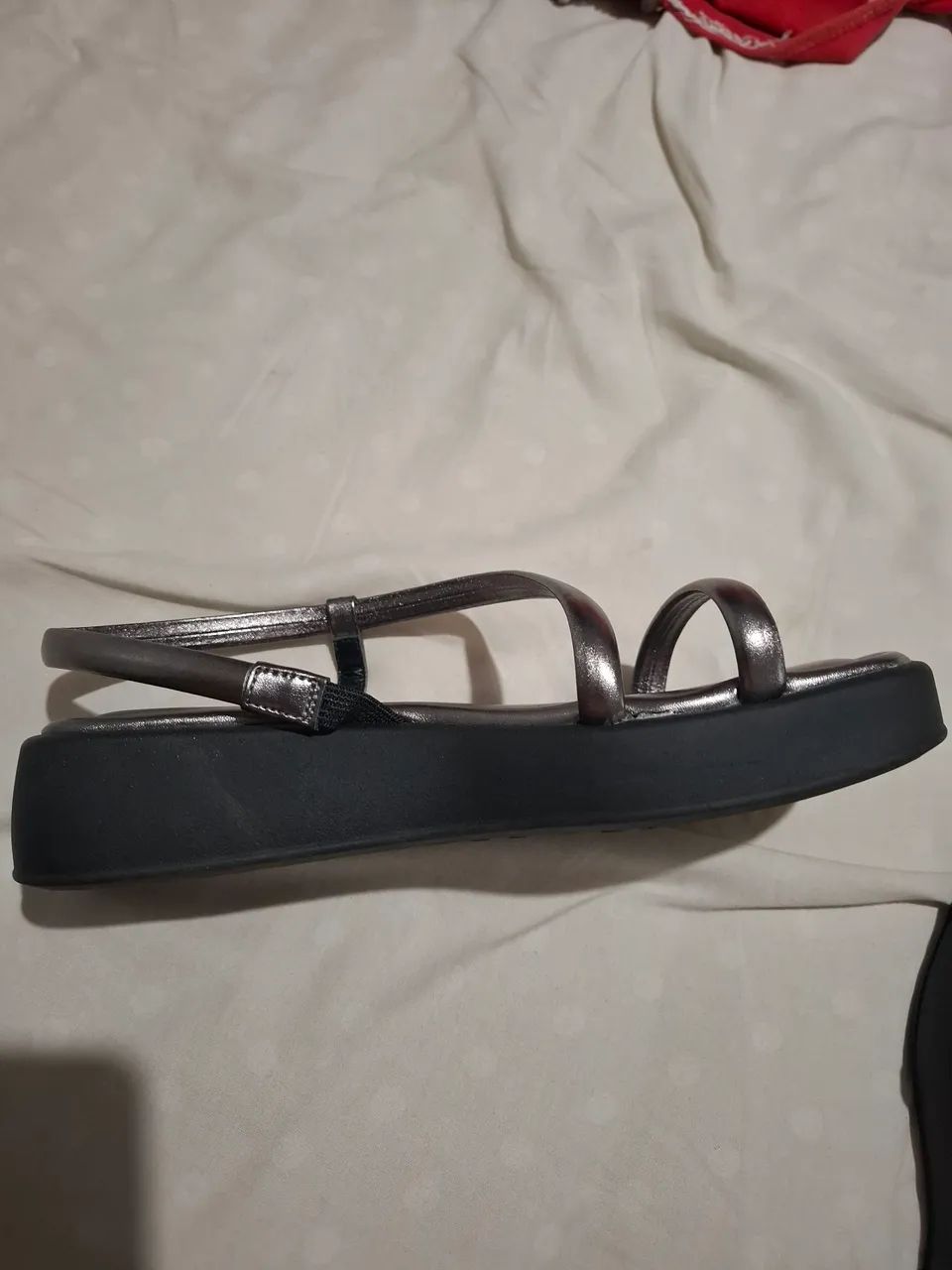 Sandalia nova  numeração 35 - Foto 3